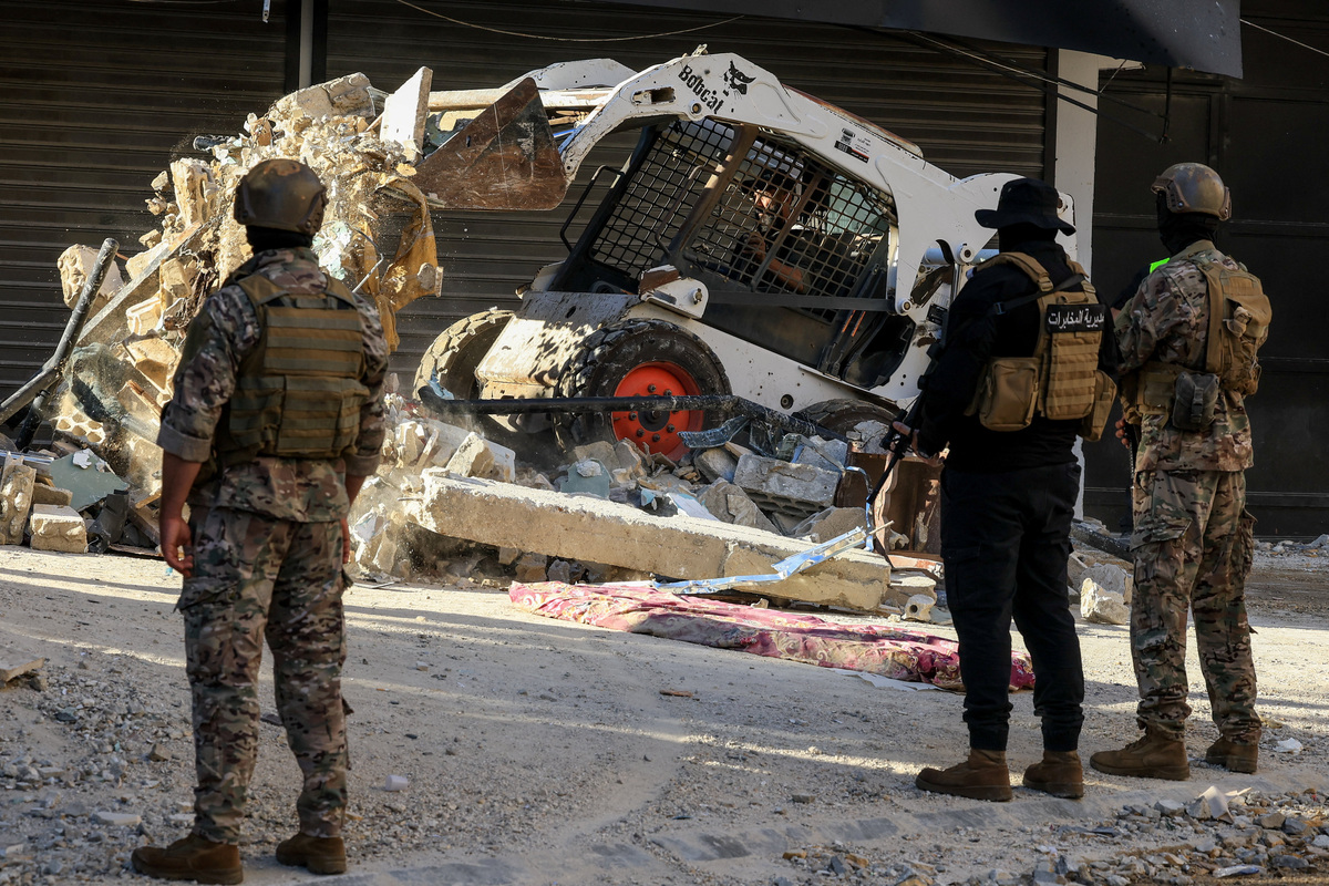 Heavy machinery operates to remove the rubble in the aftermath of an Israeli strike on the southern suburbs of Beirut, Lebanon, June 7, 2026. REUTERS/Mohamed Azakir