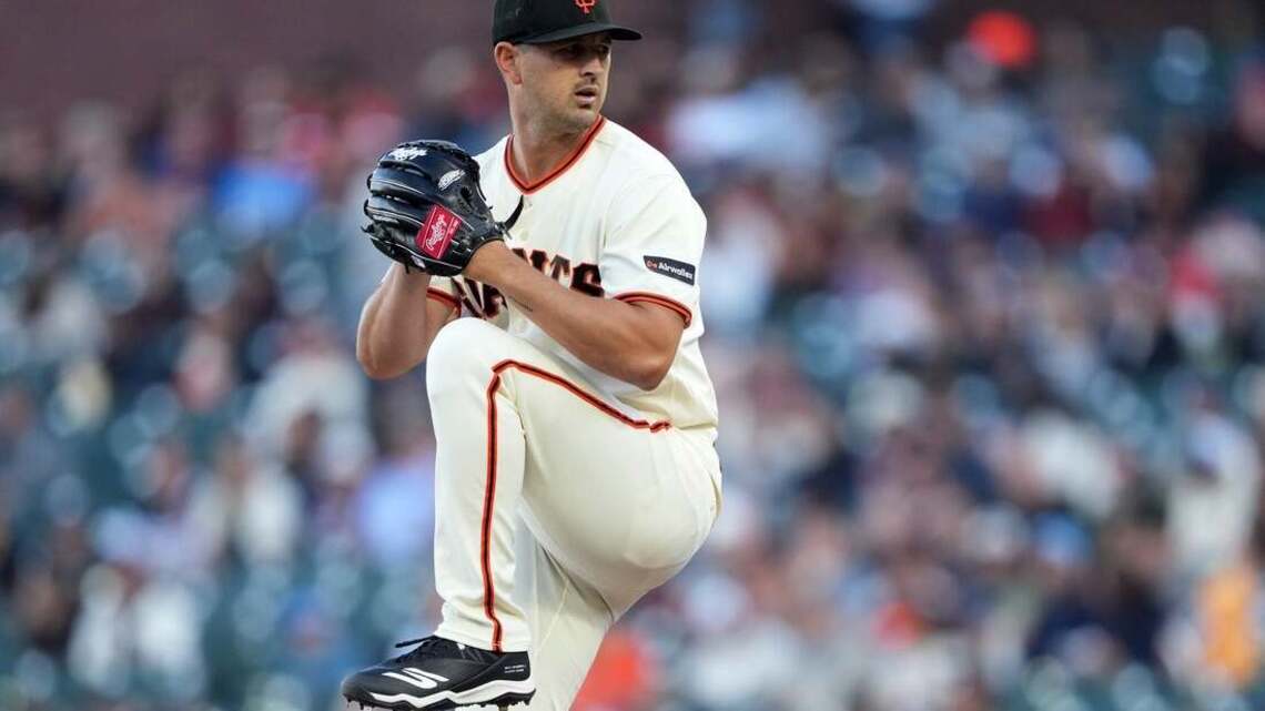 Tyler Mahle, 3 Giants relievers shut out Brewers in series opener 