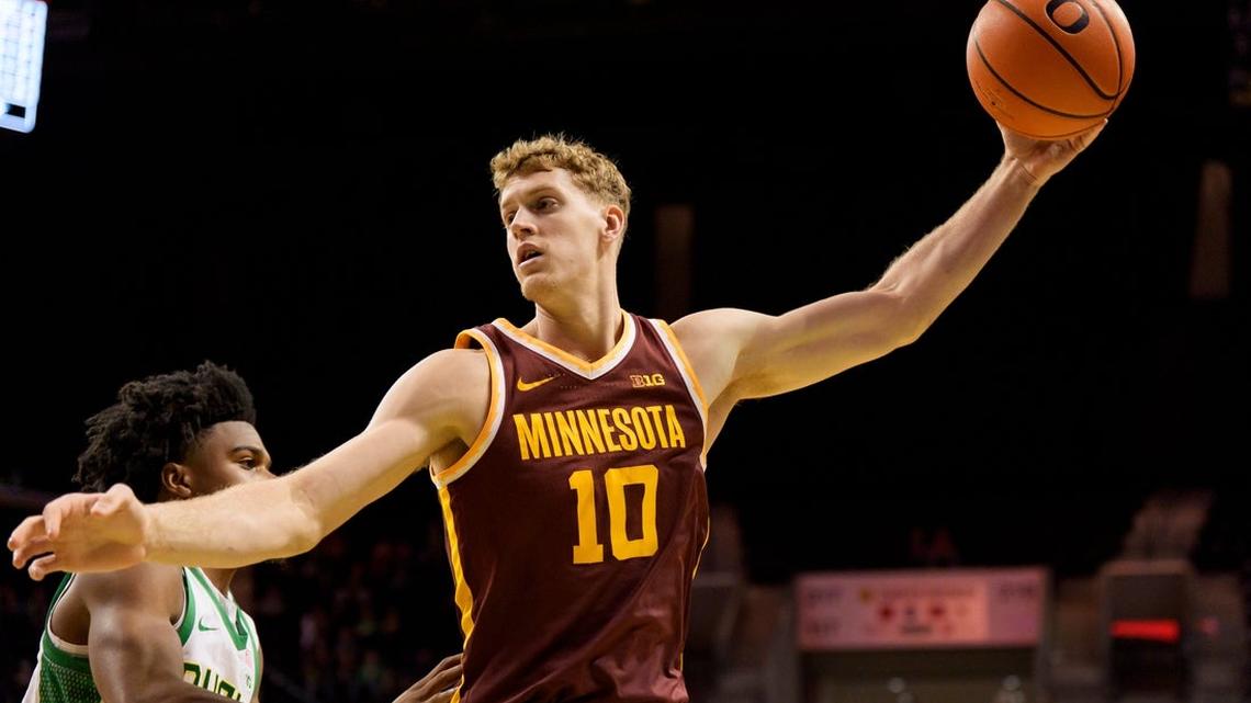 Short-handed Minnesota still fighting, hosts Rutgers 