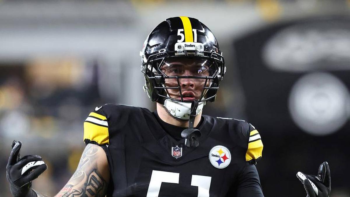  Jan 12, 2026; Pittsburgh, PA, USA; Pittsburgh Steelers linebacker Nick Herbig (51) gestures against the Houston Texans during the first quarter in an AFC Wild Card Round game at Acrisure Stadium. Mandatory Credit: Charles LeClaire-Imagn Images | Charles LeClaire-Imagn Images 