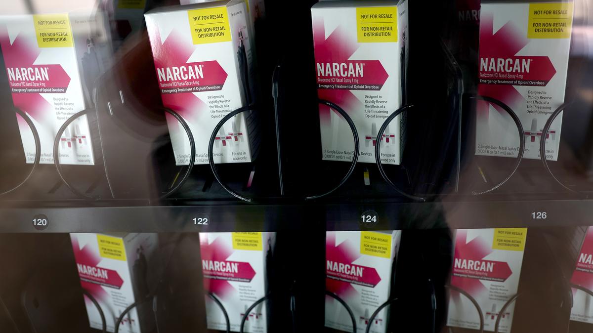 Free Narcan inside a vending machine at the 47th Street CTA station in Chicago, Sept. 15, 2025. (Antonio Perez/Chicago Tribune/TNS)
