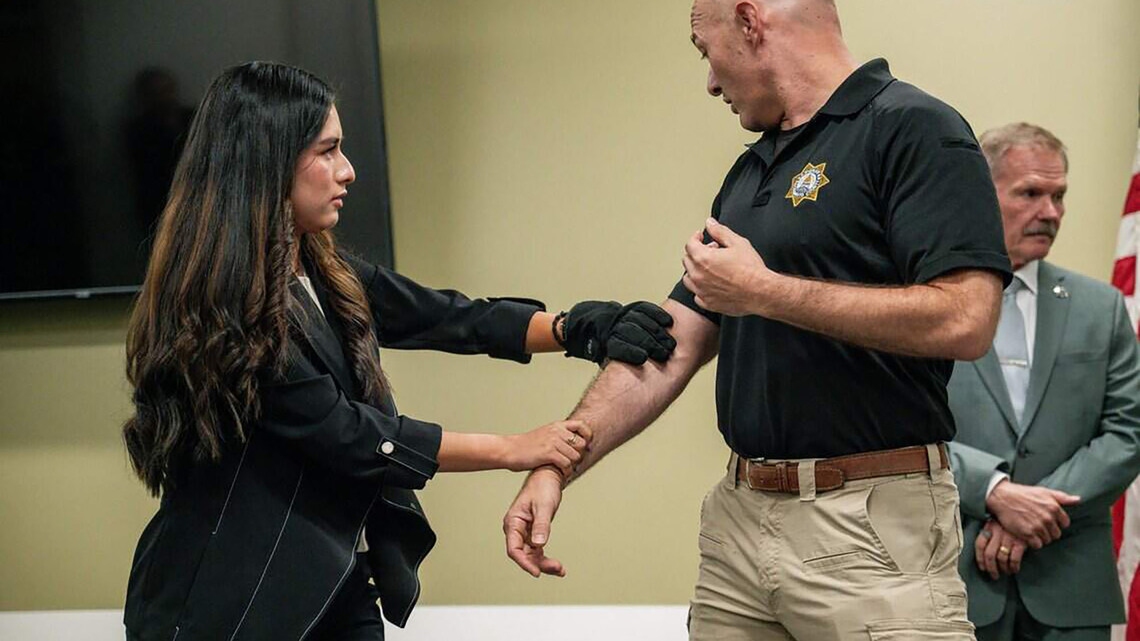 California lawmakers push bill to ban shock gloves for federal agents 