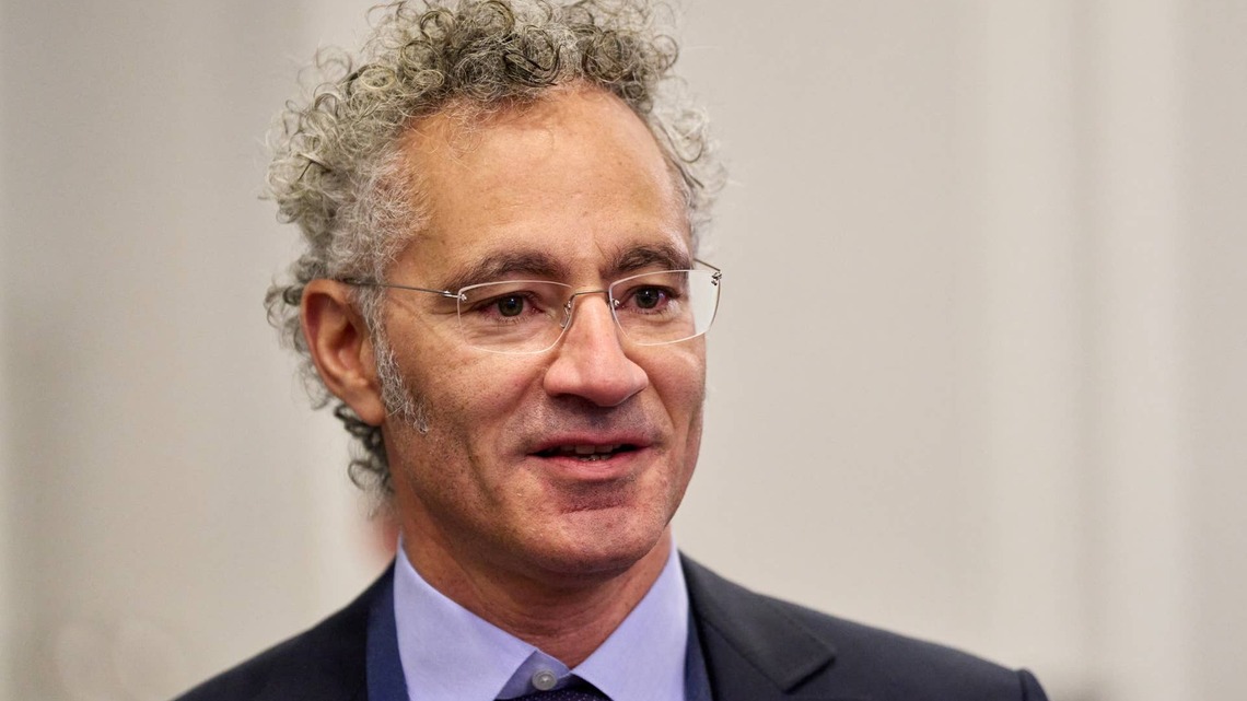 Palantir's CEO just sent a message Silicon Valley won't ignore 