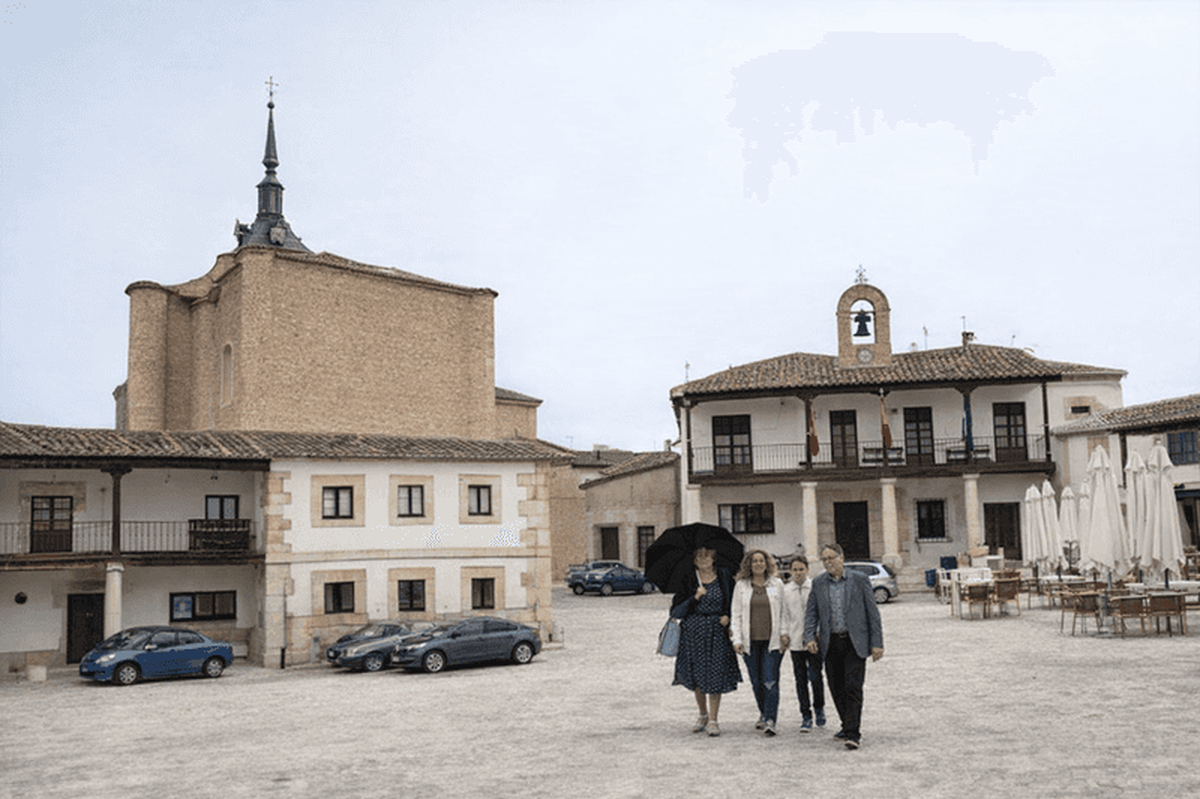  Plaza Mayor in Colmenar de Oreja. Photo credit: Mira Temkin 