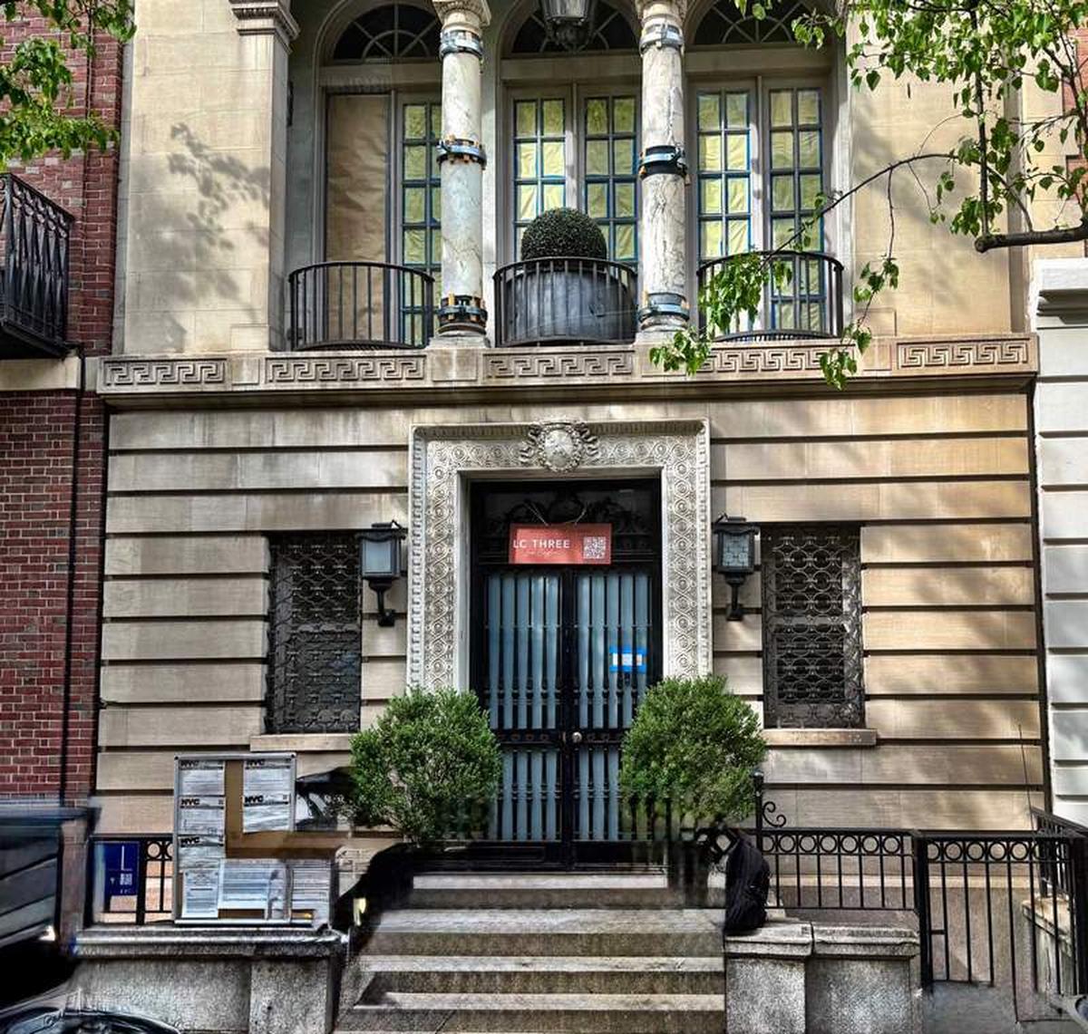  Miranda would live nowhere else than in a multimillion-dollar townhouse on Manhattan's Upper East Side. Photo credit: R.C. Staab 