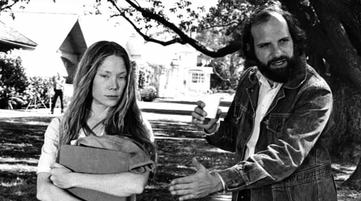 Sissy Spacek and director Brian De Palma on the set of ‘Carrie’©MGM/courtesy MovieStillsDB.com