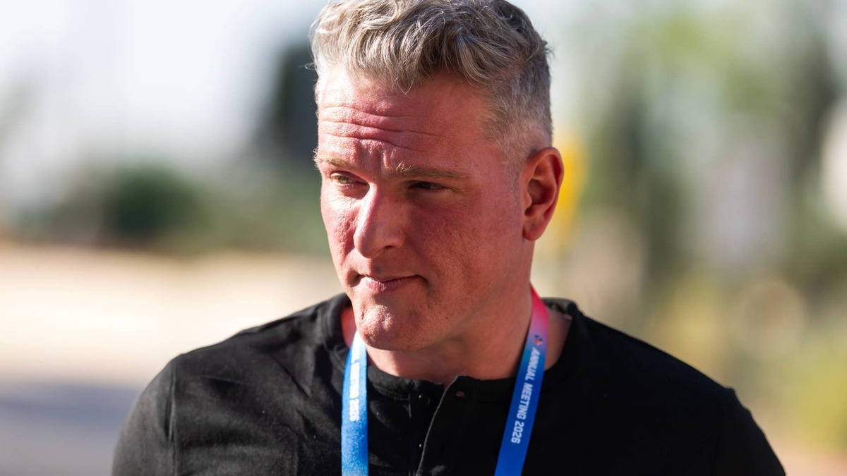Football Fans Blame Pat McAfee For Lack Of Interest In 'College GameDay'