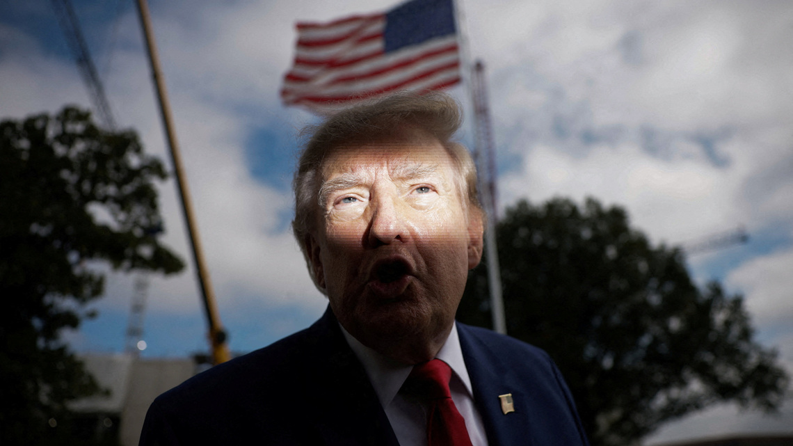 Trump faults aides as Republican midterm prospects dim 