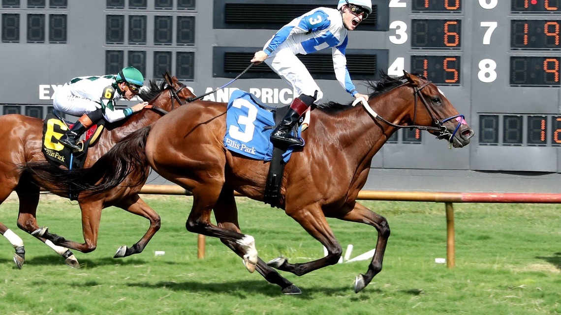 Totally Justified Overhauls Lush Lips In Ellis Park Turf 