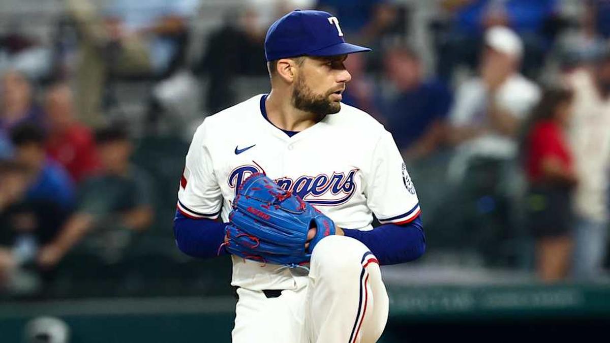  Texas Rangers starting pitcher Nathan Eovaldi (17) throws during the first inning against the New York Yankees at Globe Life Field. | Kevin Jairaj-Imagn Images 