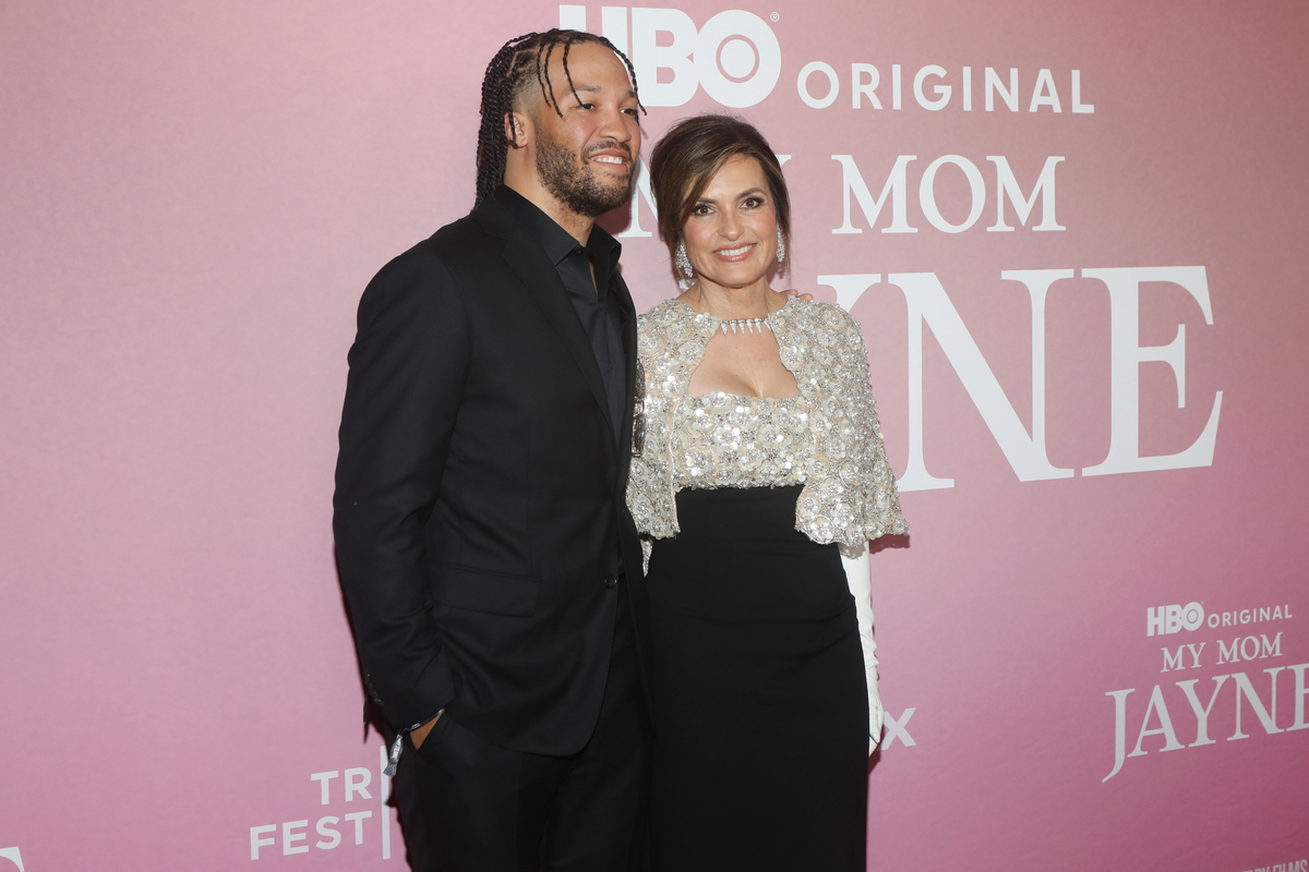 Jalen Brunson and Mariska Hargitay attend the Tribeca Festival Premiere of ‘My Mom Jayne: A Film By Mariska Hargitay’ in New York (2025)Udo Salters/Patrick McMullan via Getty Images