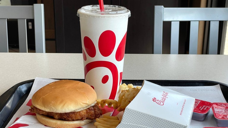 Celebrate Kennewick Chick-Fil-A’s birthday with freebies. What to know