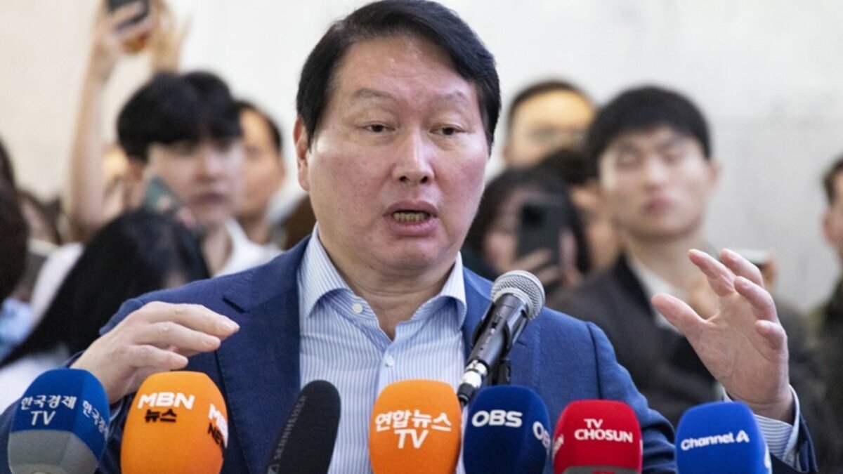 SK Group Chairman Chey Tae-won and US chip giant Nvidia Corp. CEO Jensen Huang (not pictured), speak to reporters after their meeting at the business group's headquarters in Seoul, South Korea, 08 June 2026. Photo by JEON HEON-KYUN/ EPA