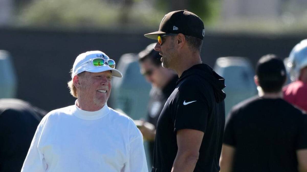  Jun 9, 2026; Henderson, NV, USA; Las Vegas Raiders quarterbacks coach Mike Sullivan (left), owner Mark Davis (center) and general manager John Spytek during minicamp at Intermountain Health Performance Center. Mandatory Credit: Kirby Lee-Imagn Images | Kirby Lee-Imagn Images 