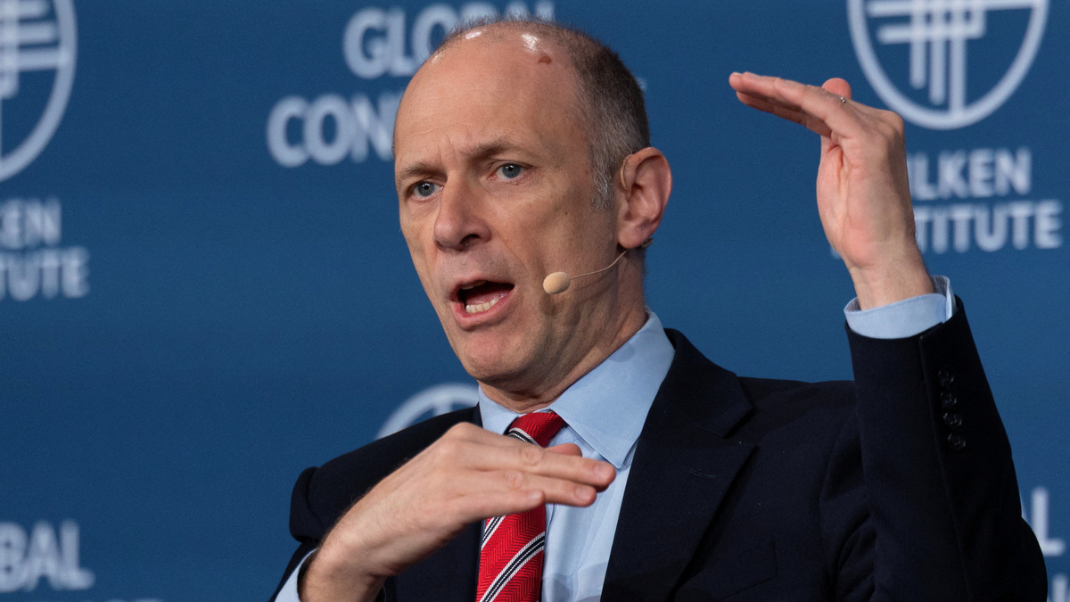 Austan Goolsbee, President and CEO of the Federal Reserve Bank of Chicago, speaks during the Milken Institute Global Conference 2026 in Beverly Hills, California, U.S., May, 6, 2026.  REUTERS/Mike Blake