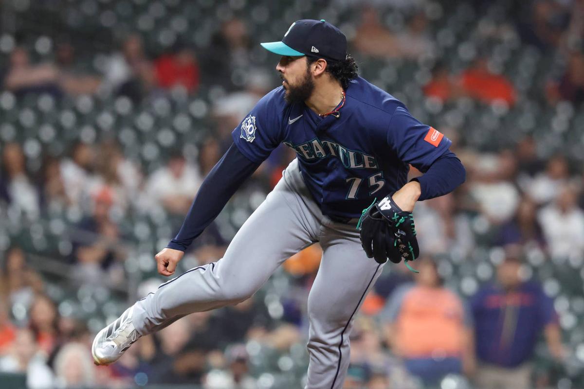 Andrés Muñoz faces growing concerns as declining pitch results pressure confidence evaluations. Troy Taormina-Imagn Images