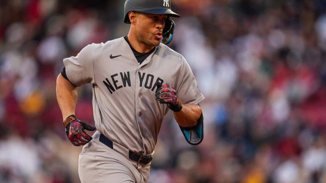 Yankees' Giancarlo Stanton strains calf, might miss rest of season 