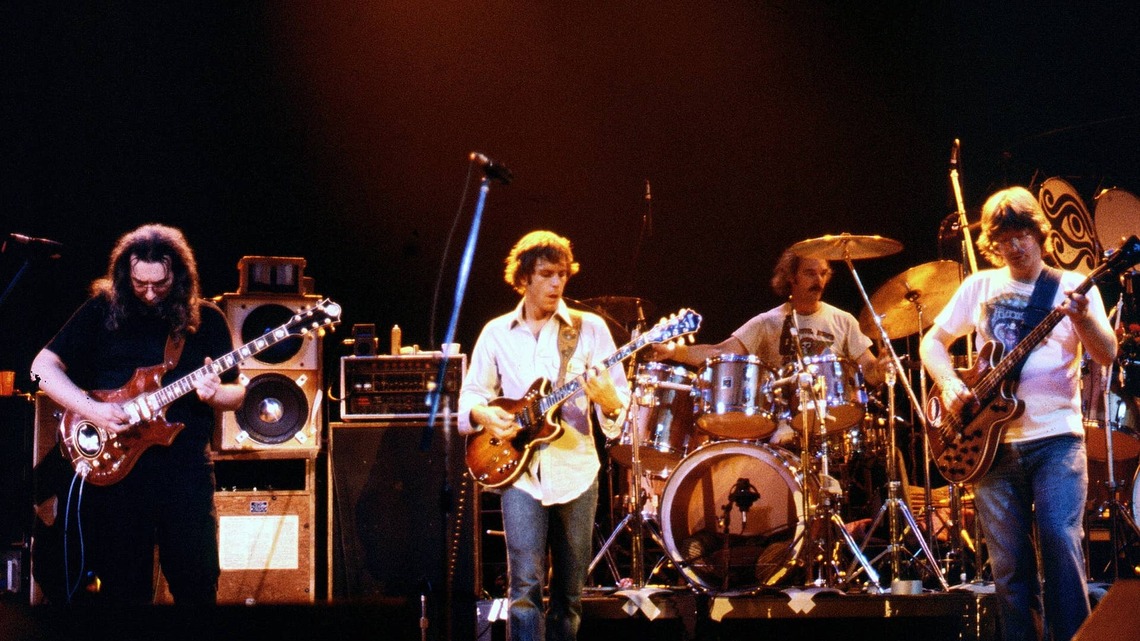1974 Track Just Ranked as the Greatest Grateful Dead Song Ever, But Fans Disagree 