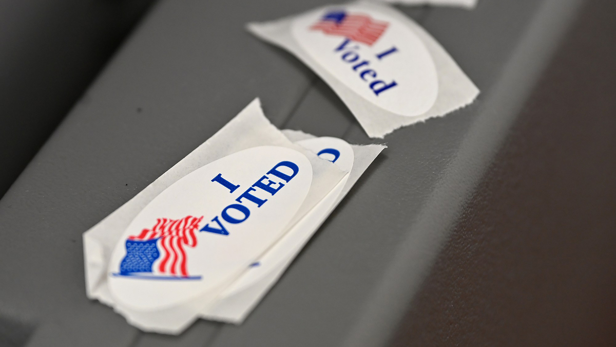 Voters cast their ballots at the Roger & Moyer Recreation Center on the opening day of early voting in Maryland. (Paul W. Gillespie/The Baltimore Sun/TNS)