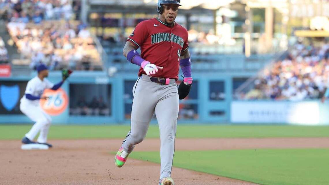 Tim Tawa, D-Backs take advantage of Dodgers' blunders in runaway win 