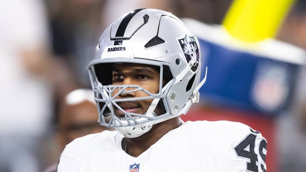  Aug 23, 2025; Glendale, Arizona, USA; Las Vegas Raiders defensive end Charles Snowden (49) against the Arizona Cardinals during a preseason NFL game at State Farm Stadium. Mandatory Credit: Mark J. Rebilas-Imagn Images | Mark J. Rebilas-Imagn Images 