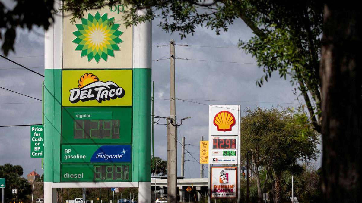 FILE PHOTO: Gas prices are displayed at a gas station as the prices of oil and gas surge, amid the Iran war, in Titusville, Florida, U.S., March 31, 2026. REUTERS/Marco Bello/File Photo