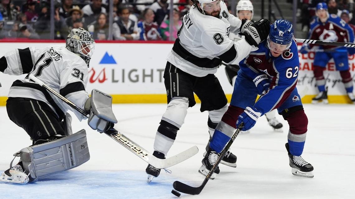 Scott Wedgewood, top-seeded Avalanche stave off Kings in Game 1 