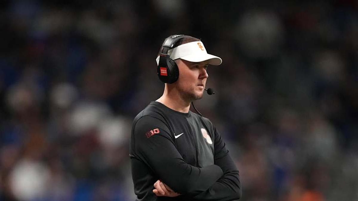  Dec 30, 2025; San Antonio, TX, USA; Southern California Trojans head coach Lincoln Riley watches from the sidelines against the TCU Horned Frogs in the first half during the Alamo Bowl at Alamodome. Mandatory Credit: Kirby Lee-Imagn Images | Kirby Lee-Imagn Images 