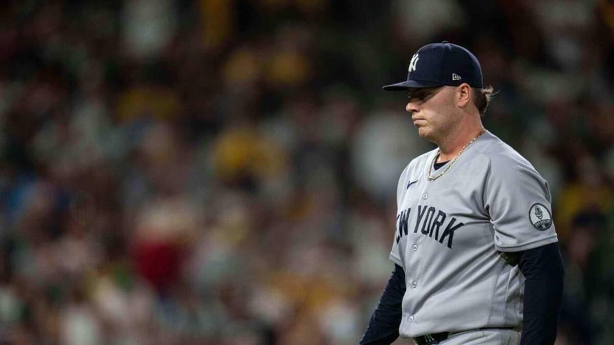  New York Yankees starting pitcher Ryan Weathers (40) heads to the dugout after being relieved against the Athletics during the seventh inning at Sutter Health Park. | Neville E. Guard-Imagn Images 