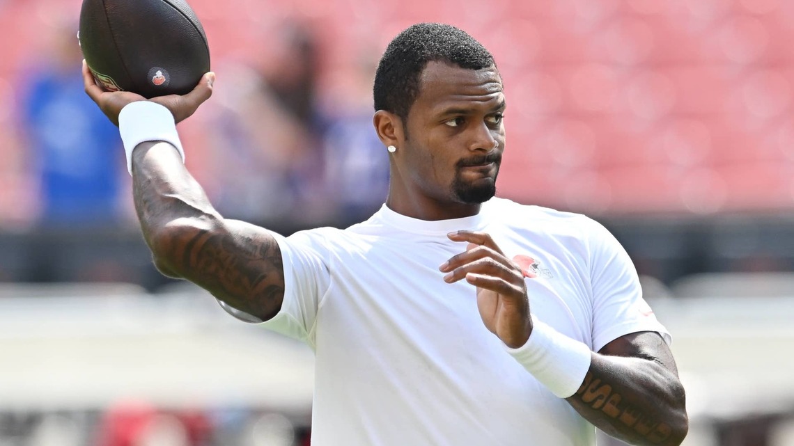 Starting Quarterback Deshaun Watson Walks Back Comments on Home Fans 