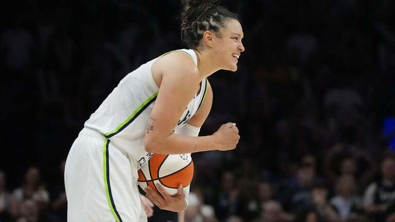 Kayla McBride scores 24 as Lynx rally past Sparks 