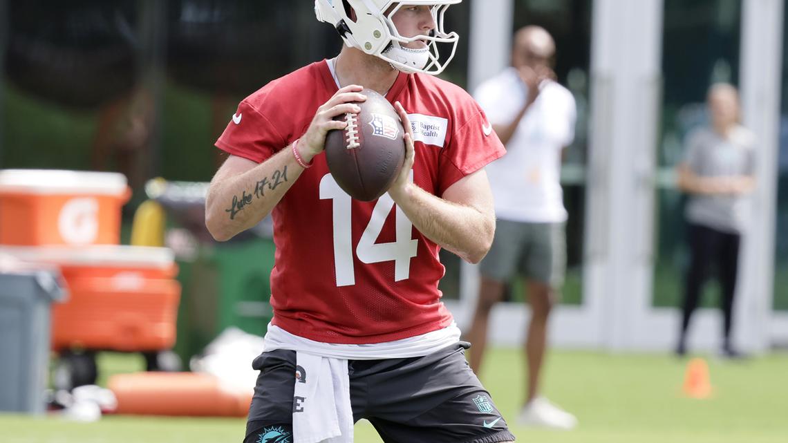Chris Perkins: Dolphins QB Quinn Ewers ended 2025 as starter, but begins 2026 as backup 