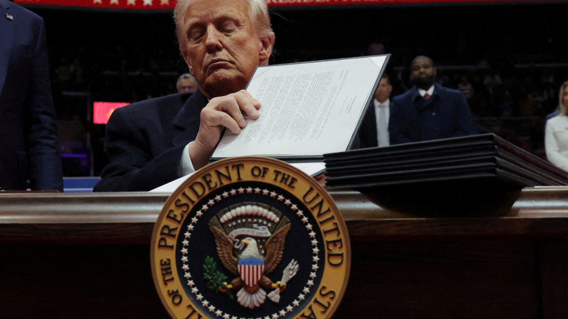 Analysis-Trump's diversity crackdown reverberates through US boardrooms 
