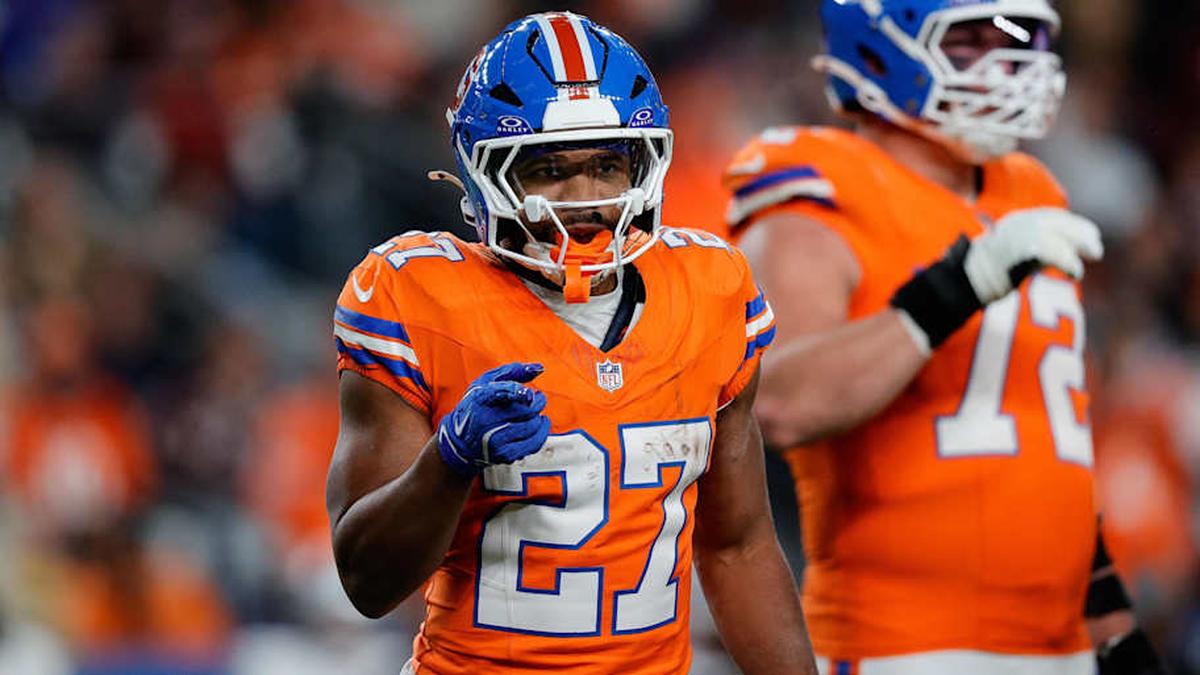  Nov 6, 2025; Denver, Colorado, USA; Denver Broncos running back J.K. Dobbins (27) in the fourth quarter against the Las Vegas Raiders at Empower Field at Mile High. | Isaiah J. Downing-Imagn Images 