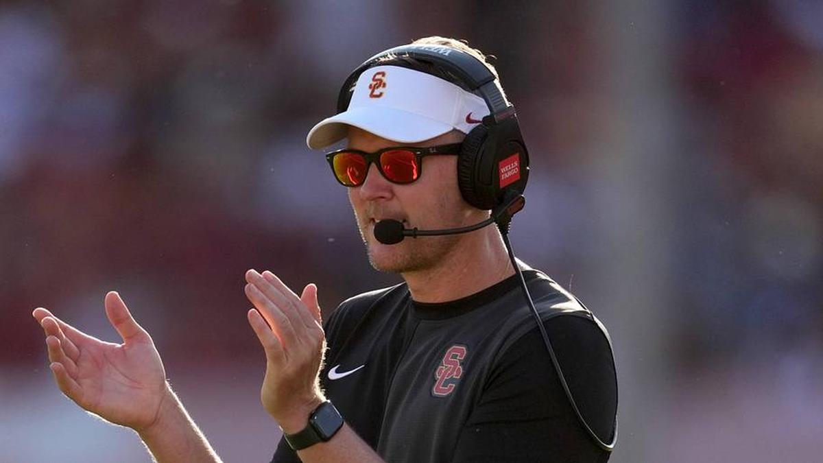 Aug 30, 2025; Los Angeles, California, USA; Southern California Trojans head coach Lincoln Riley watches from the sidelines against the Missouri State Bears in the first half at United Airlines Field at Los Angeles Memorial Coliseum. Mandatory Credit: Kirby Lee-Imagn Images | Kirby Lee-Imagn Images 