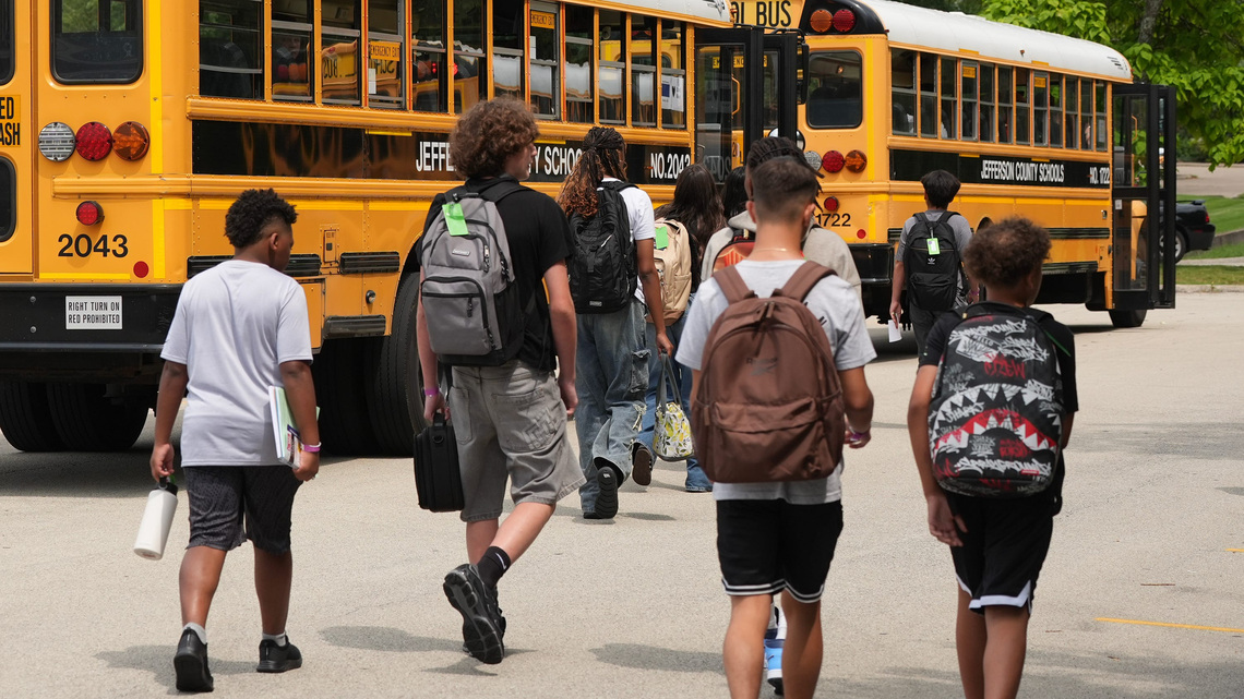 JCPS reduces incentive pay for long-term substitute teachers
