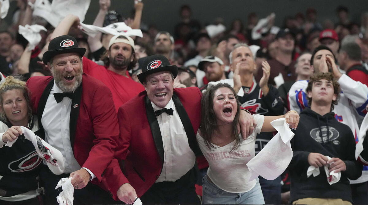  Stanley Cup Final: Hurricanes Fans Embrace 'Tarps Off' Trend As They Visit Golden Knights For Game 3 