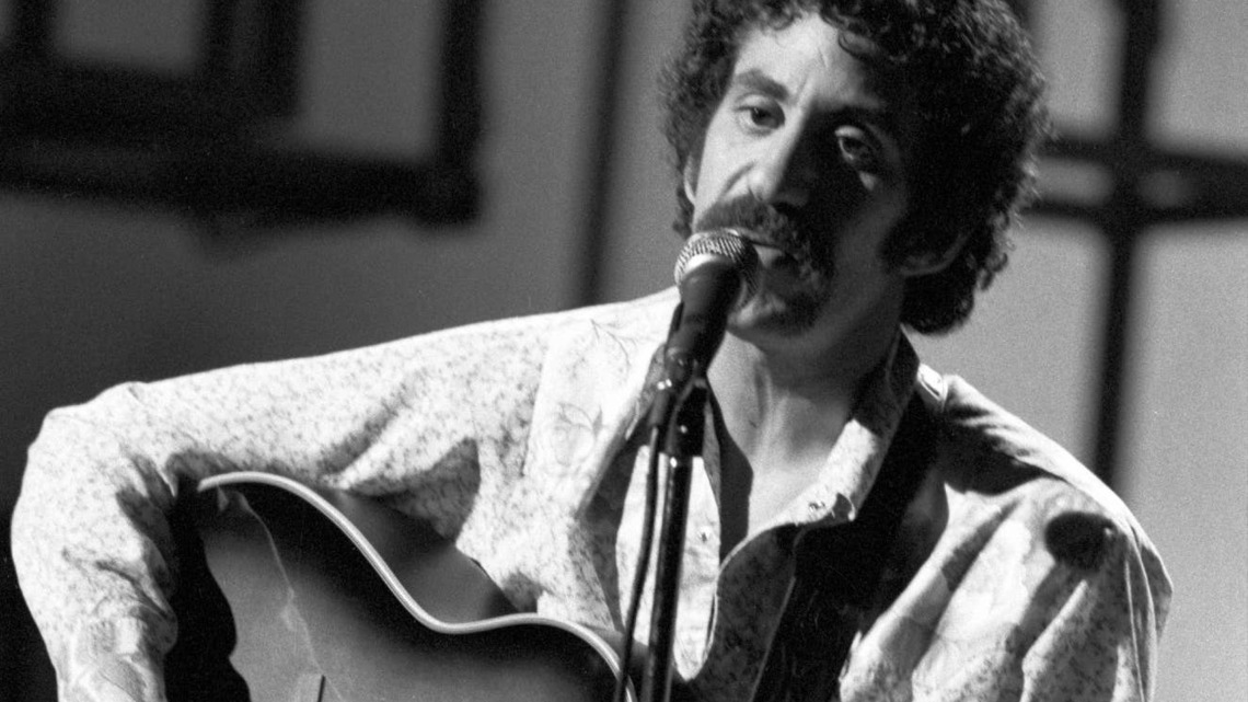 1973 No. 1 Hit Ruled the Summer Charts Just Weeks Before Its Singer's Tragic Death 