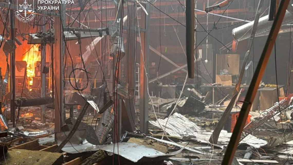 Russian 'double-tap' strike on shopping centre in Ukraine kills 14 