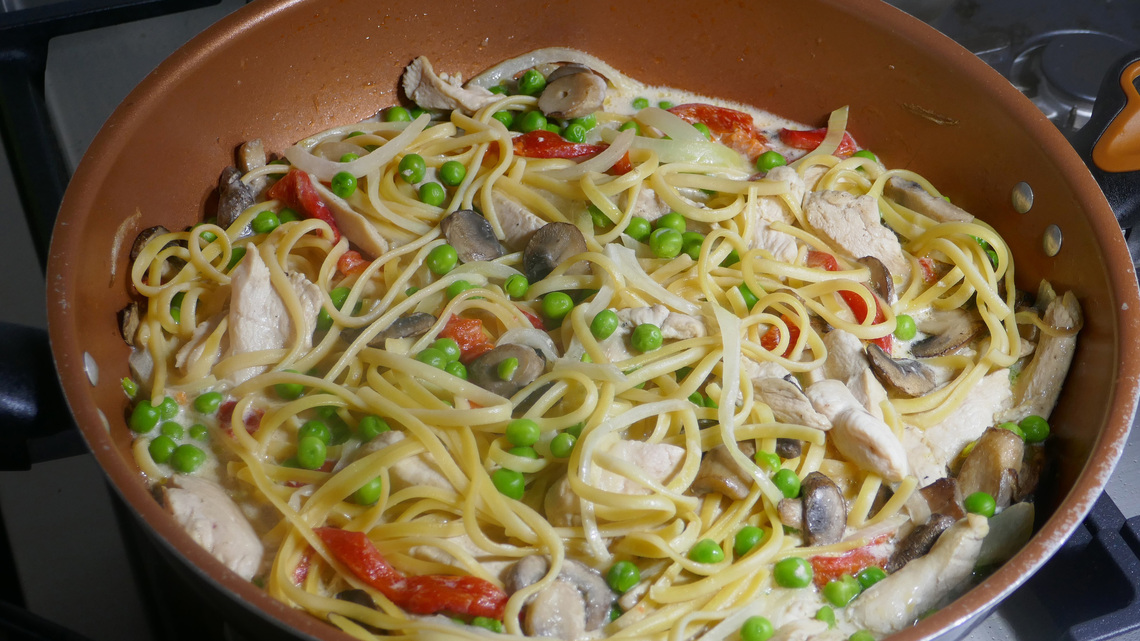 Quick Fix: Chicken a la King Fettuccine
