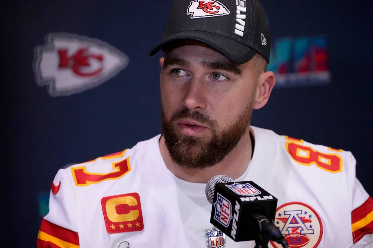  Kansas City Chiefs tight end Travis Kelce (87) answers questions from the media. Cheryl Evans-Imagn Images