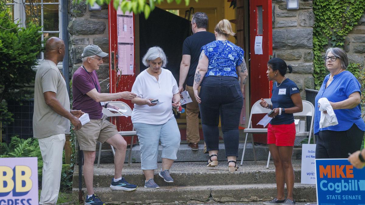 Voters and poll workers at Grace Epiphany Episcopal Church in Philadelphia on Tuesday, May 19, 2026. (Alejandro A. Alvarez/The Philadelphia Inquirer/TNS)