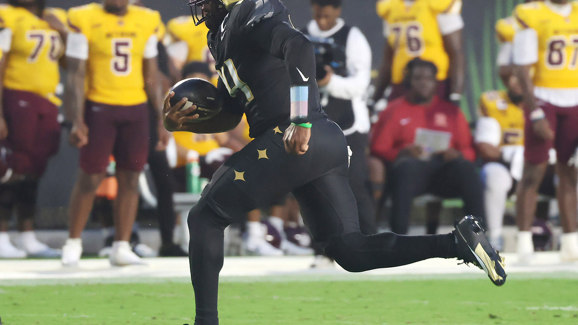 Mike Bianchi: Scott Frost needs Alonza Barnett III to end UCF's quarterback curse 
