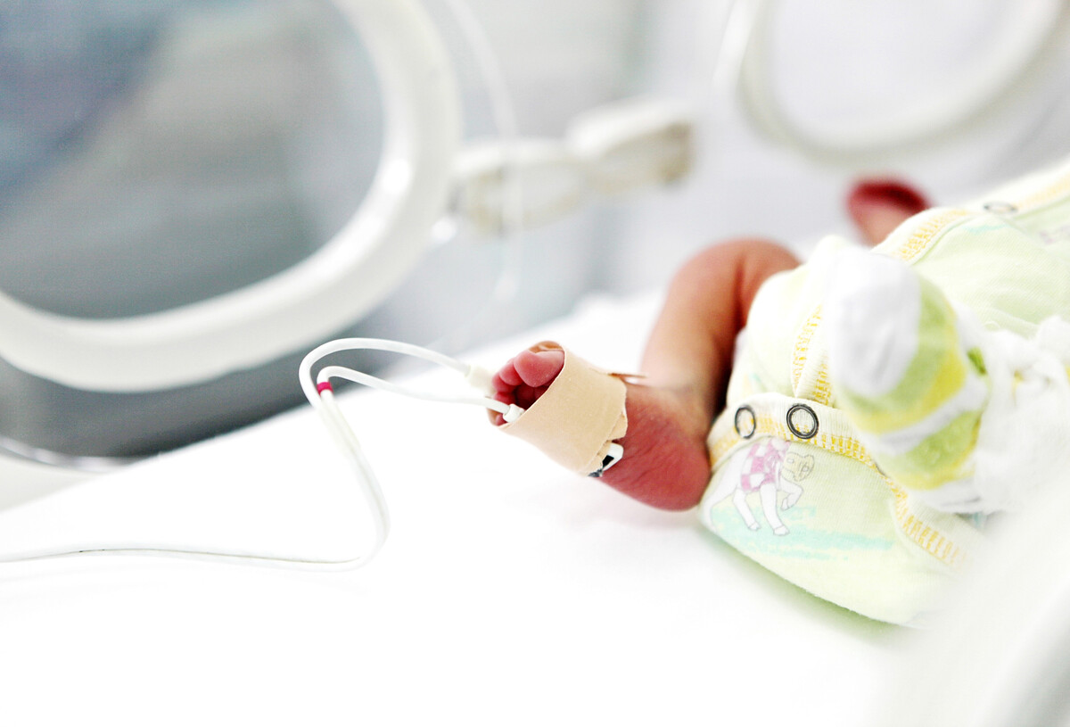  Stock image: A baby in hospital. 