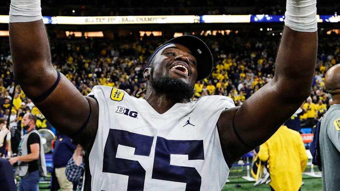  Michigan linebacker David Ojabo celebrates after the 42-3 win over Iowa in the Big Ten championship game on Saturday, Dec. 4, 2021, in Indianapolis. | Junfu Han / USA TODAY NETWORK 