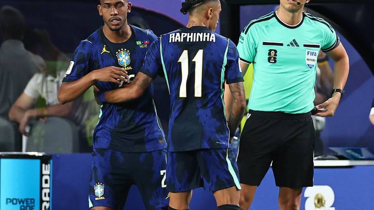  Rayan (left) replaced Raphinha against Haiti. | Robbie Jay Barratt/AMA/Getty Images 