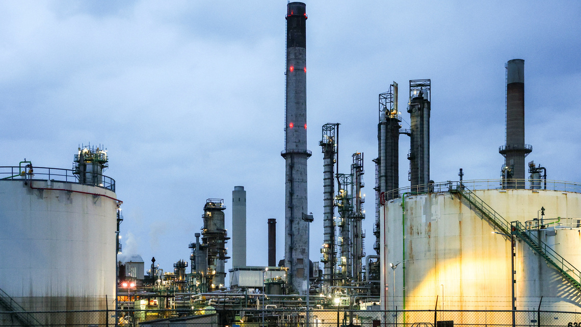 Oil majors face spending test from Iran war windfall cash 
