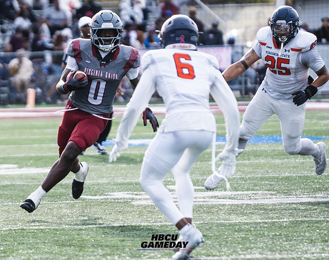  Curtis Allen runs against Virginia State. (Steven J. Gaither/HBCU Gameday) 