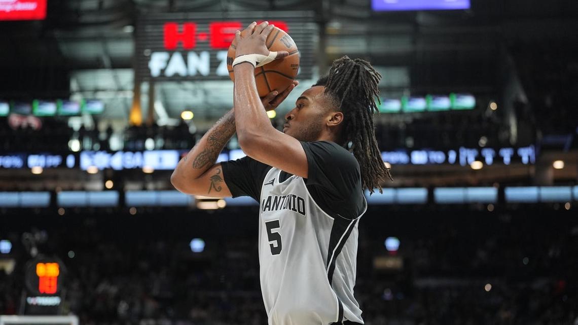 Spurs pursue season-series-clinching win against Lakers 