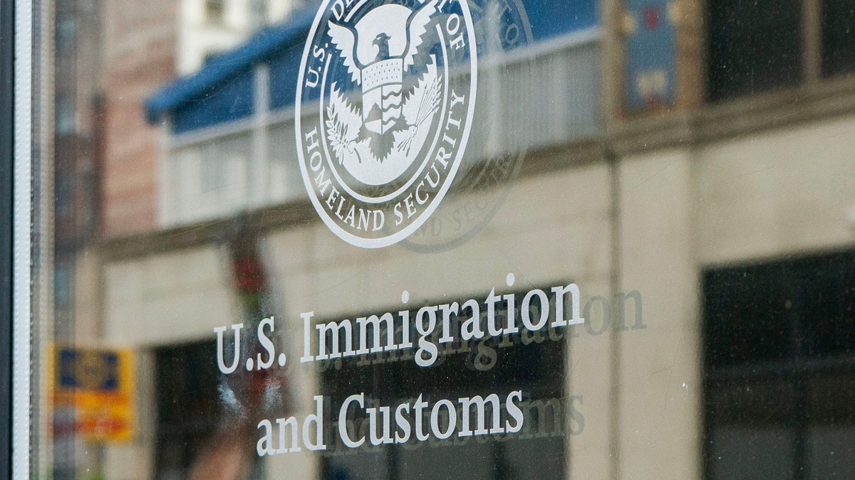 ICE operation in New Baltimore prompts school district alert